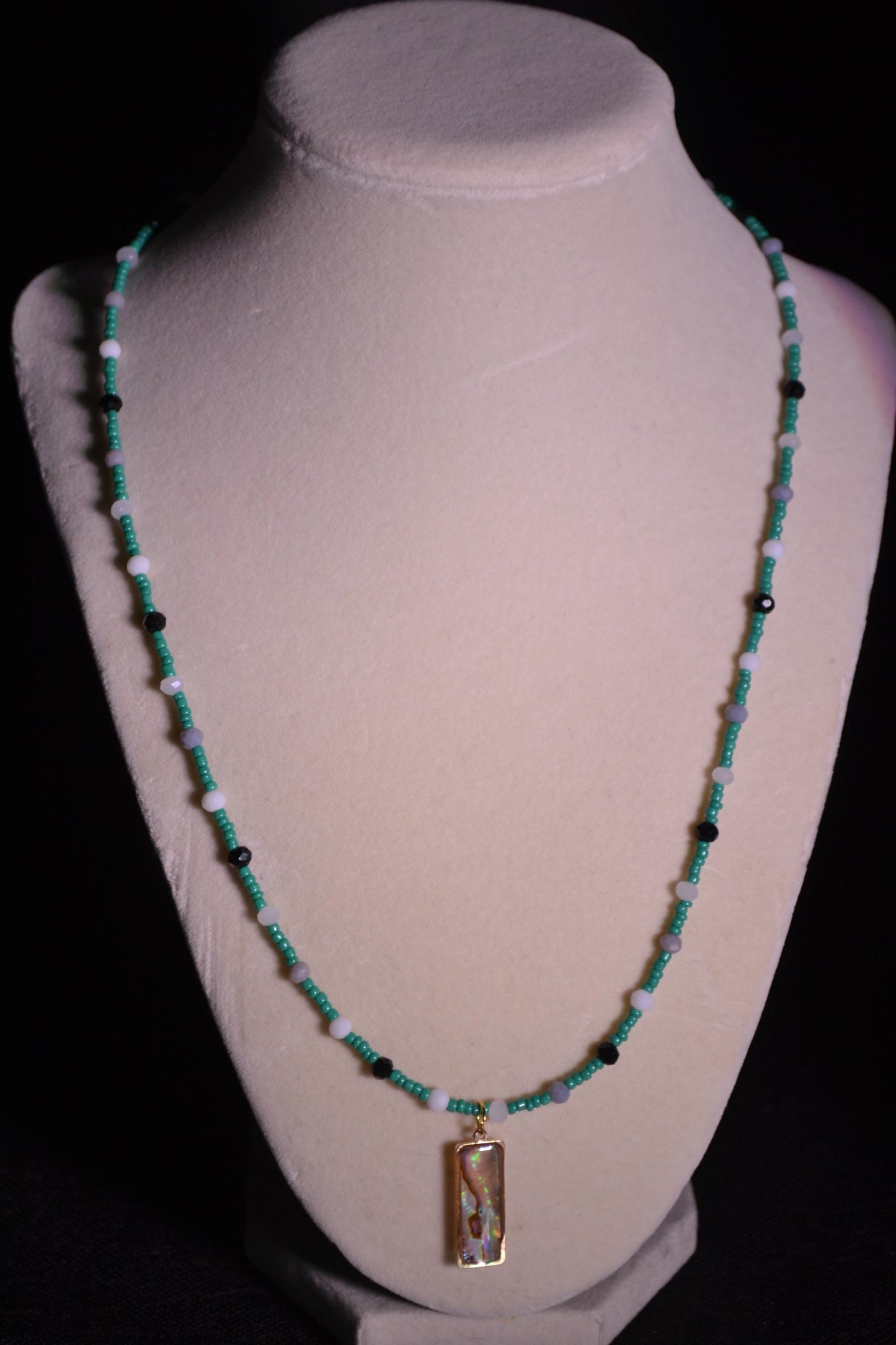 Abalone pendant glass bead necklace