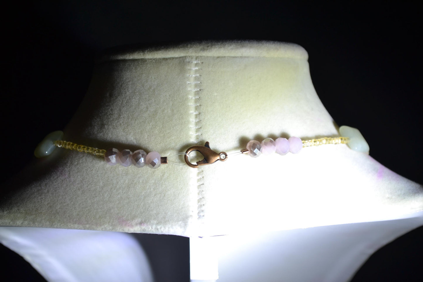 Multicolor glass bead necklace. Jades and yellow