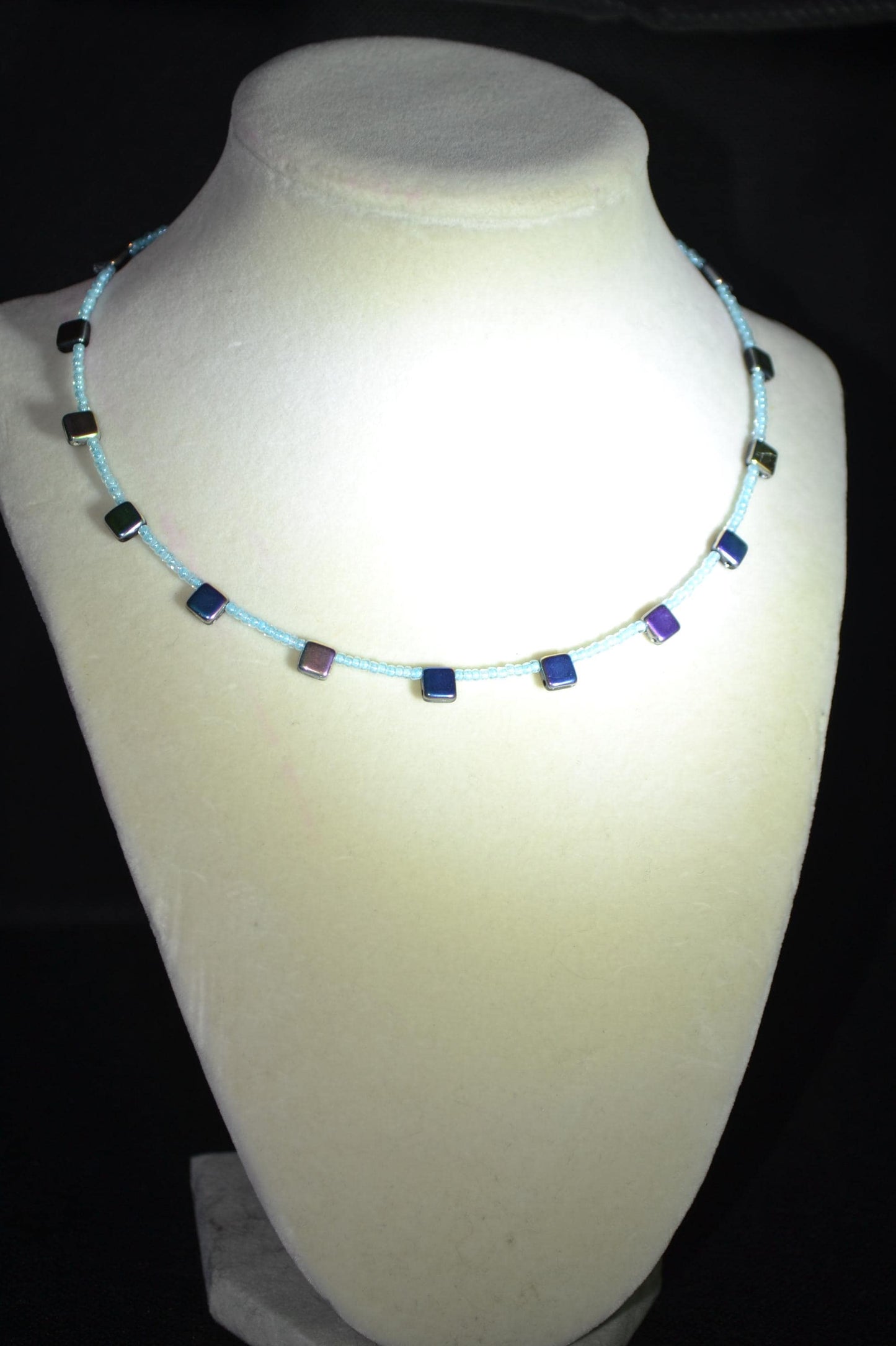 Reversible multicolor glass bead necklace. Black and blue
