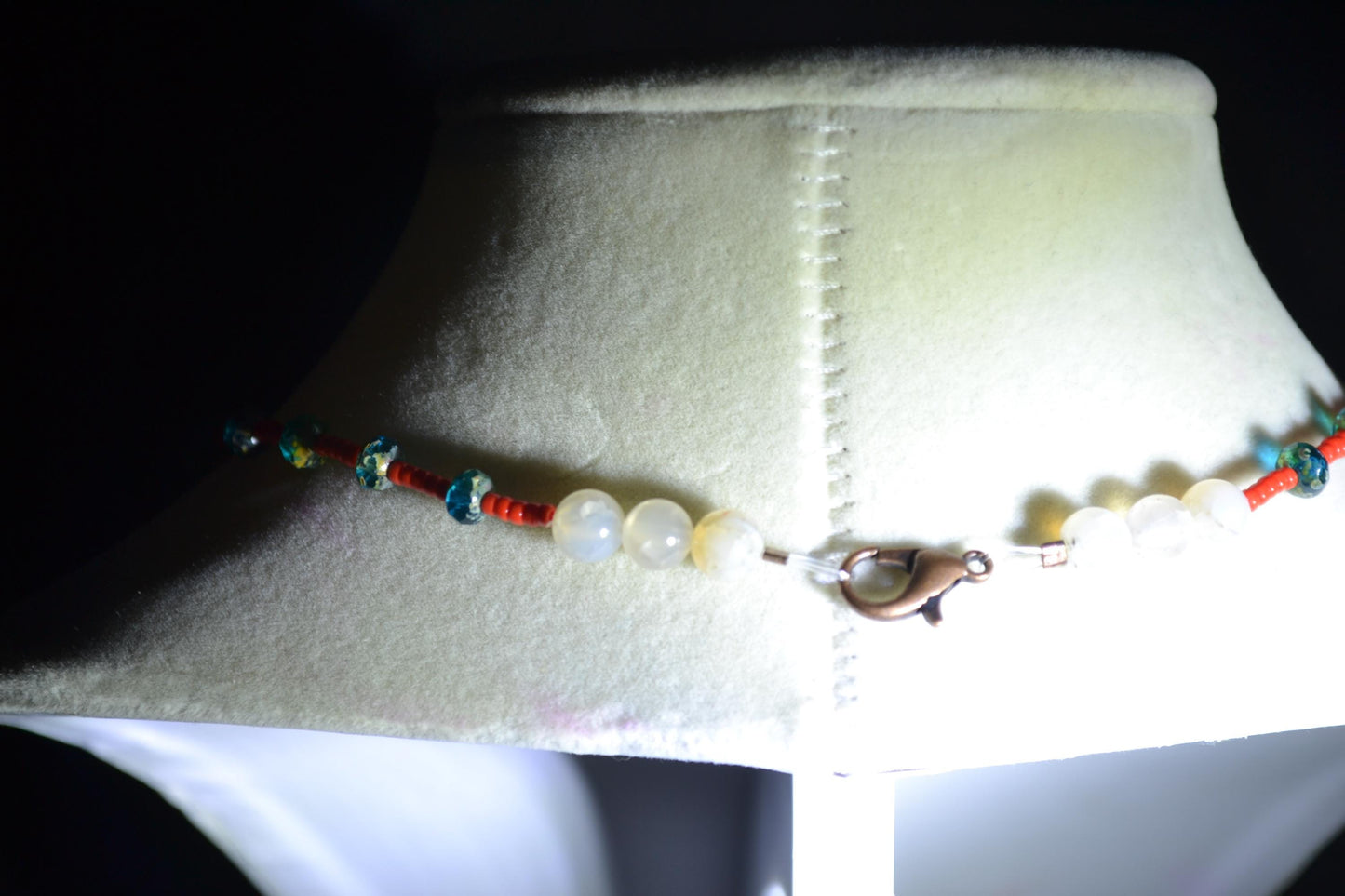 Multicolor glass bead choker. Red and blue