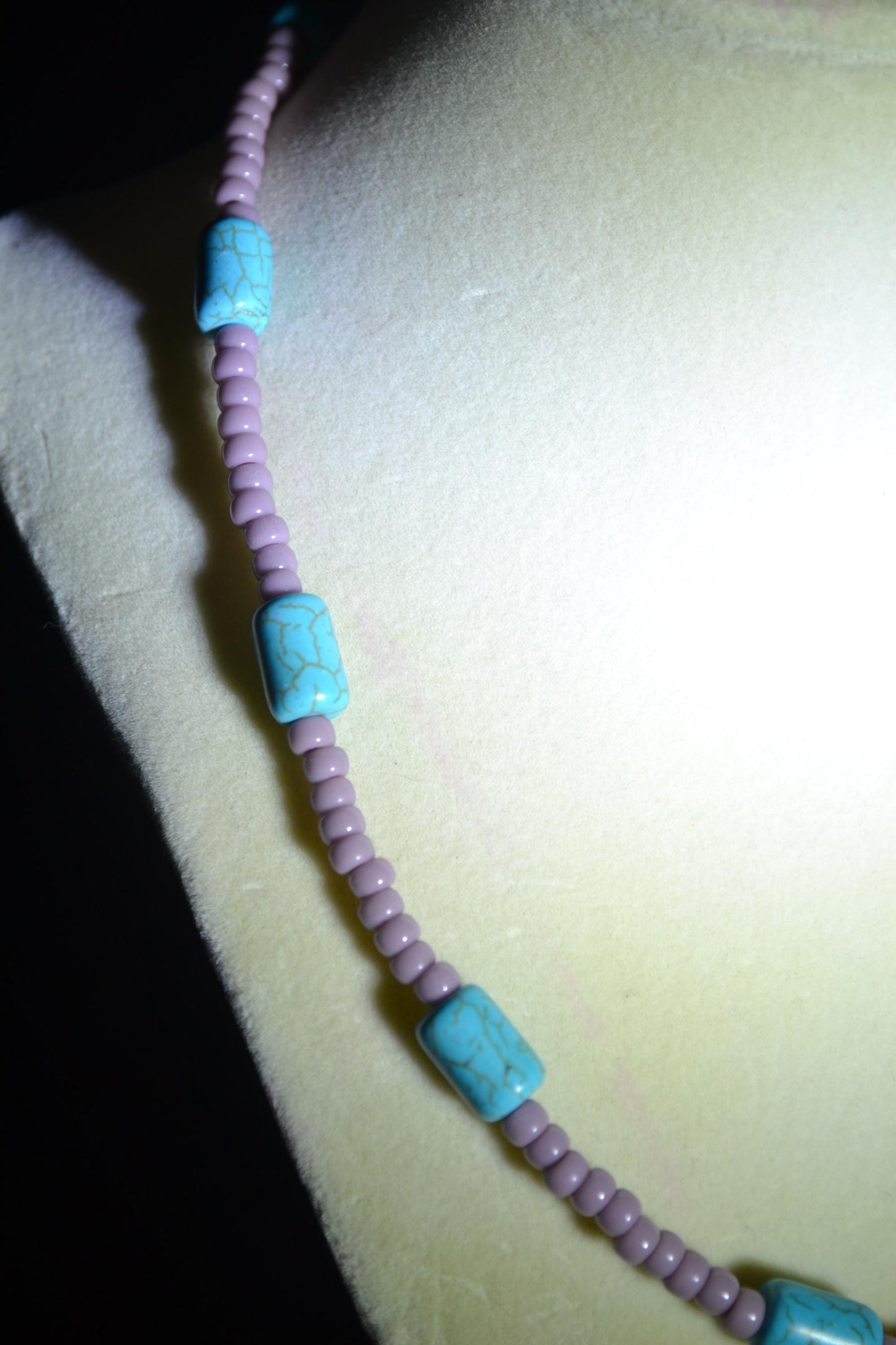 Multicolor glass bead necklace. Turquoise and mauve