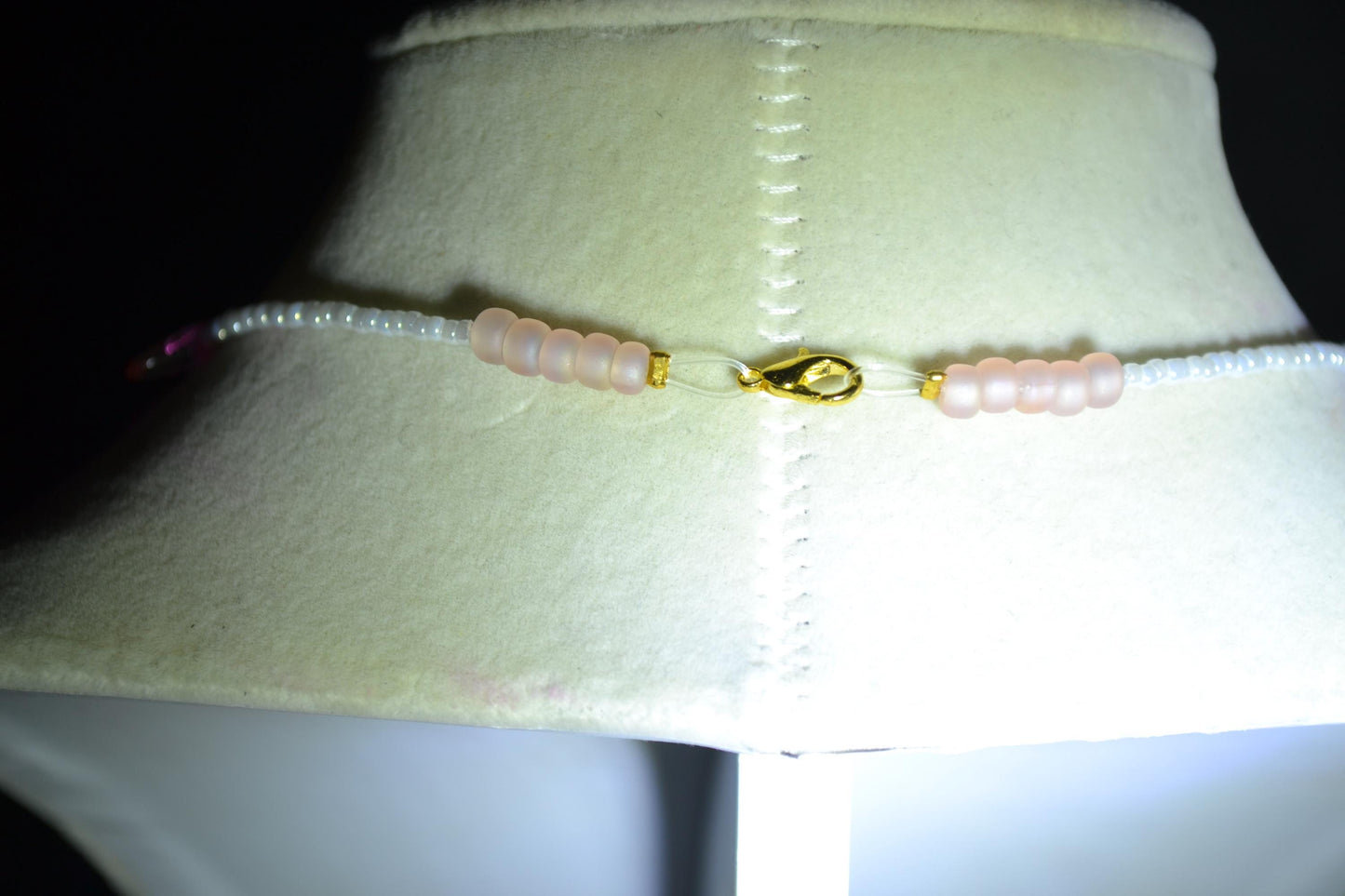 Multicolor glass bead choker. Strawberries and cream