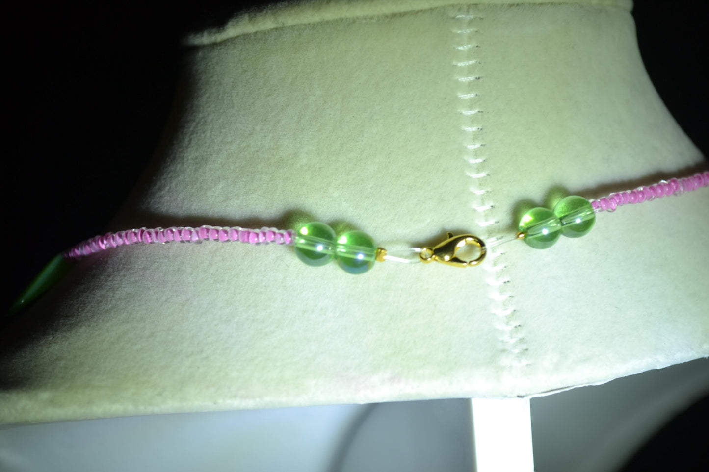 Multicolor glass bead dagger choker. Pink and green