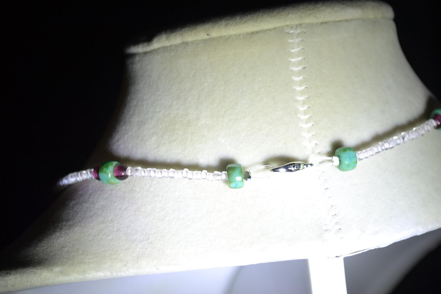 Multicolor glass bead choker. Turquoise, white, and raspberry