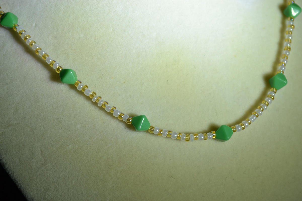 Multicolor glass bead necklace. Gold, pearl, and green