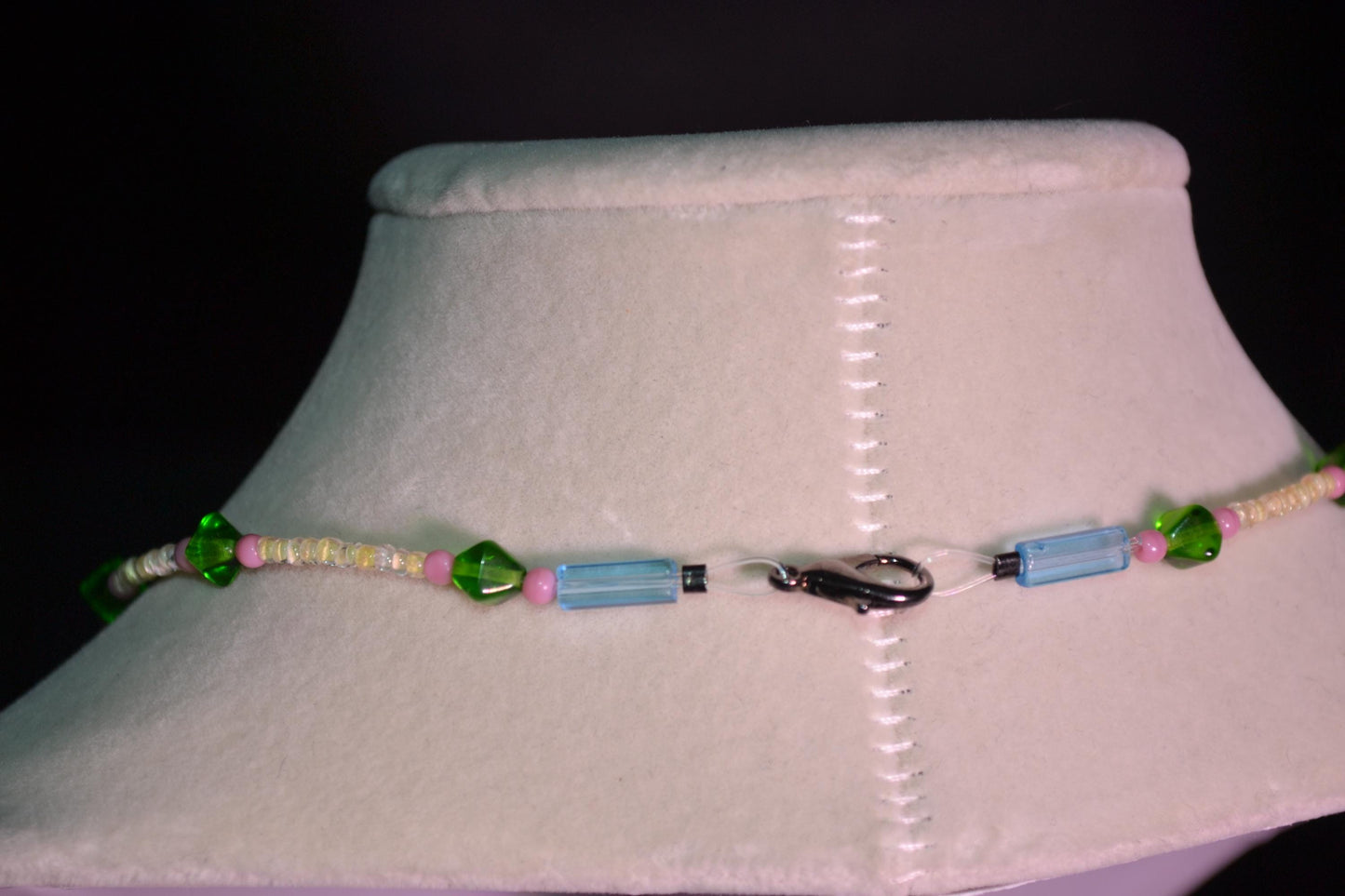 Multicolor glass bead necklace. Green, pink, yellow