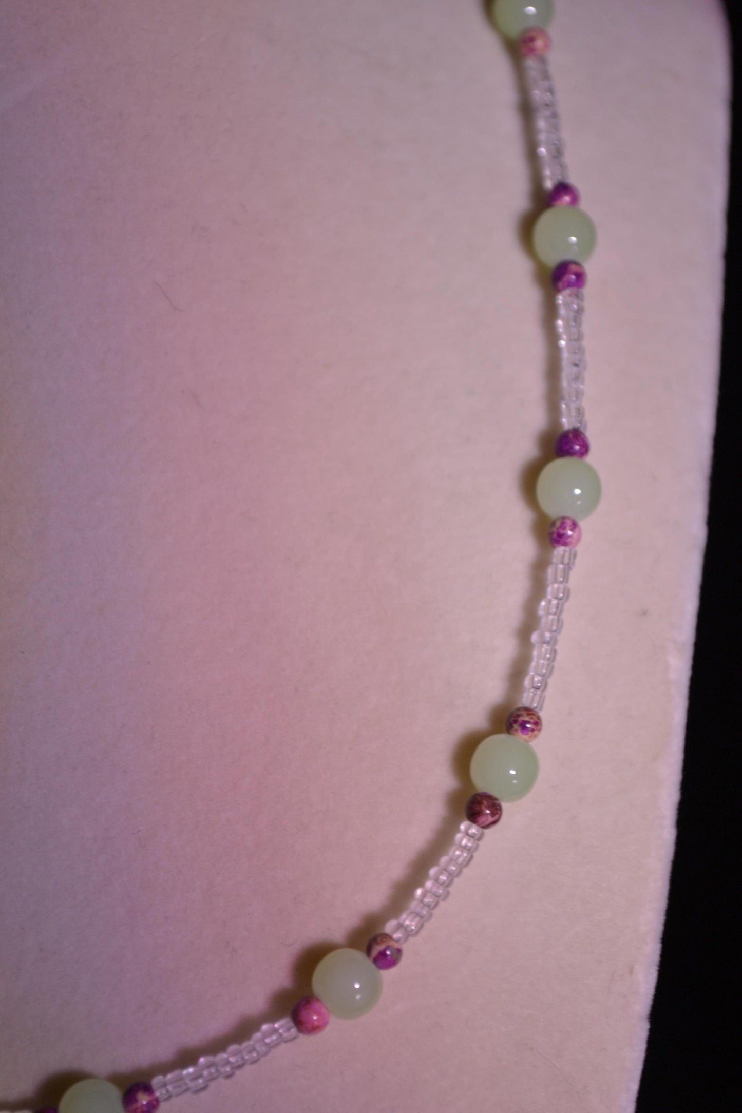 Multicolor glass bead necklace. Green and purple
