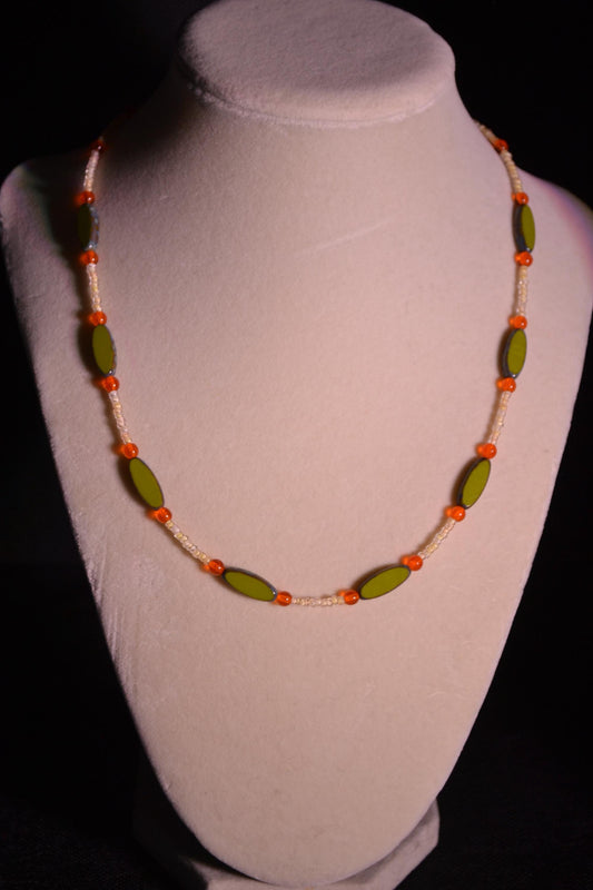 Multicolor glass bead necklace. Olive and orange