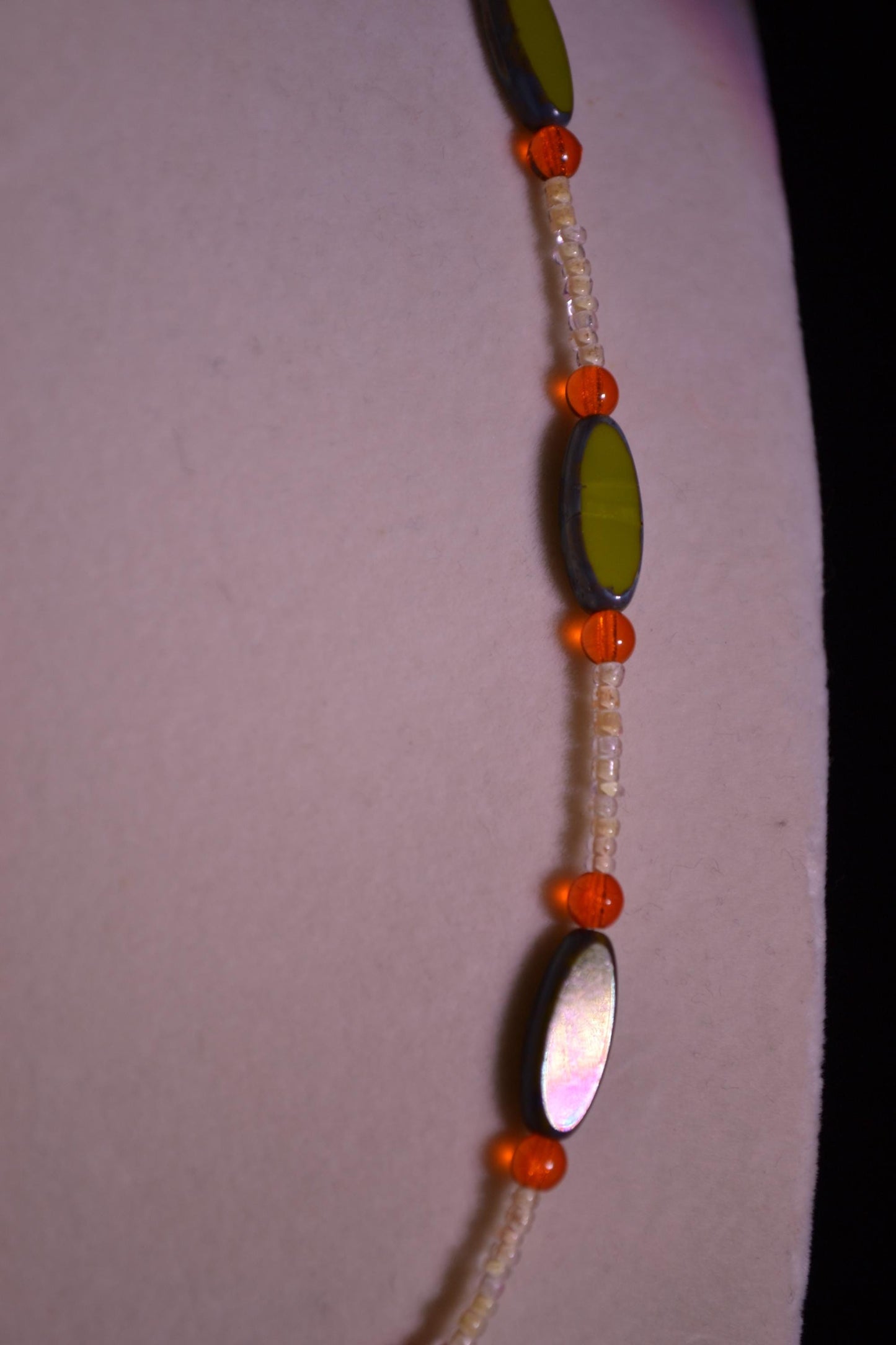 Multicolor glass bead necklace. Olive and orange