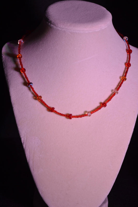 Multicolor glass bead choker. Reds and crystal