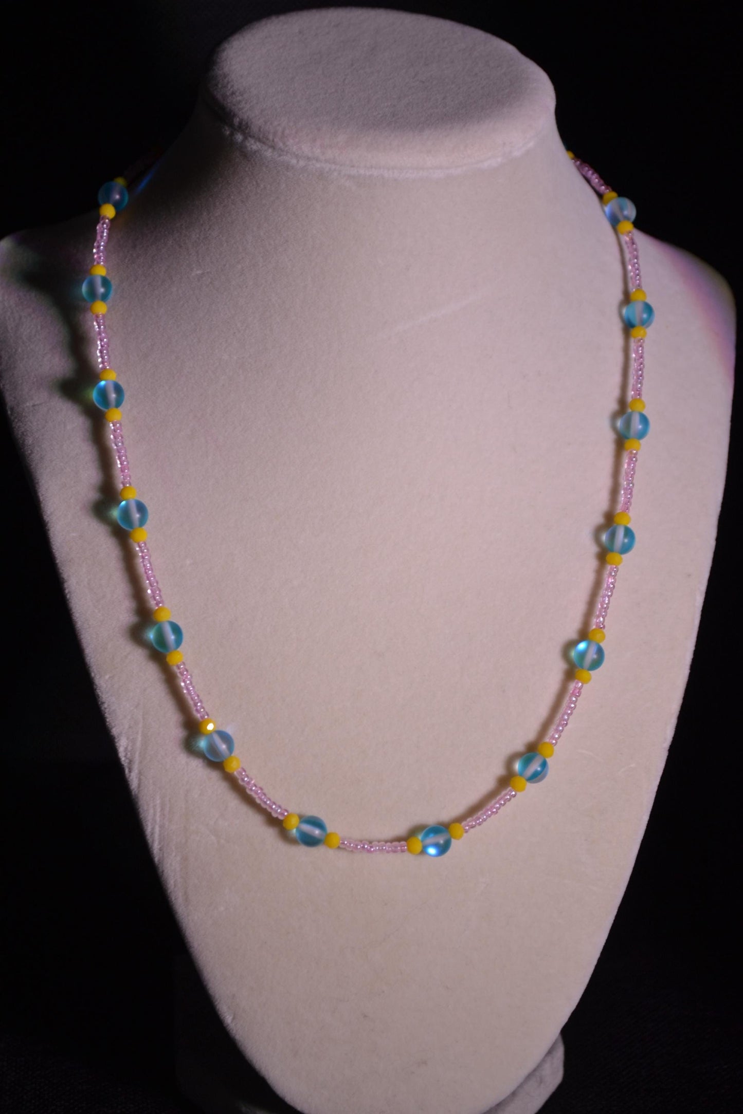 Multicolor glass bead necklace. Blue, pink, yellow
