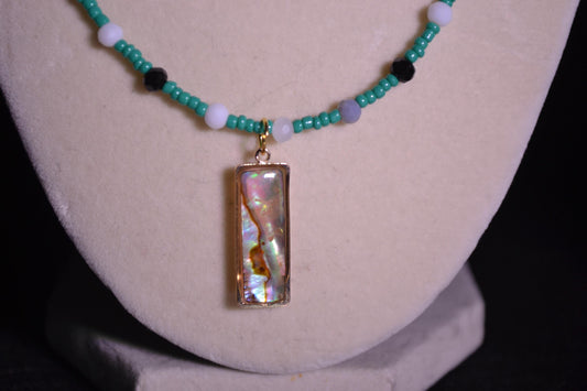 Abalone pendant glass bead necklace