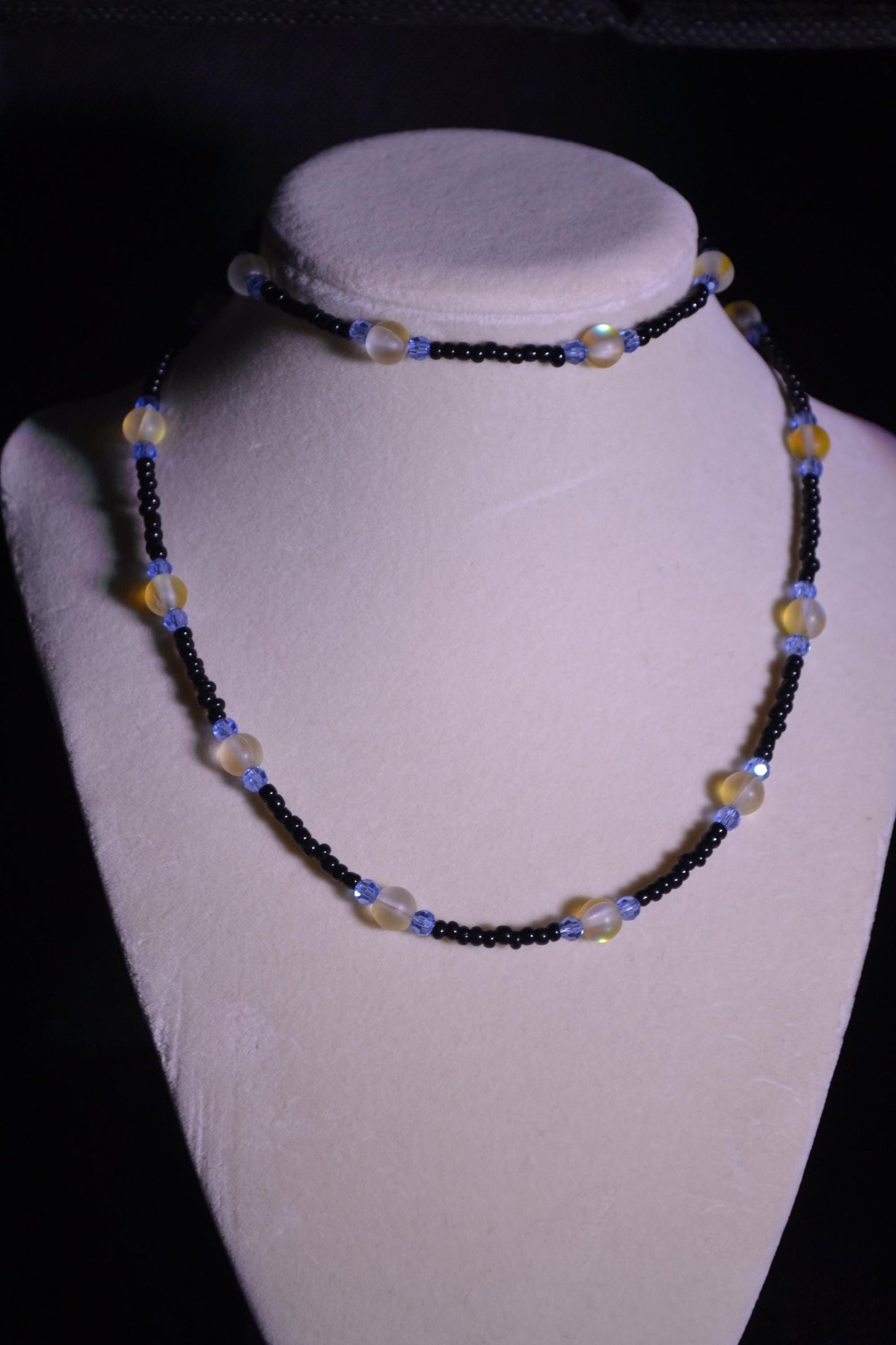 Multicolor beaded necklace & bracelet set. Yellow, black, blue