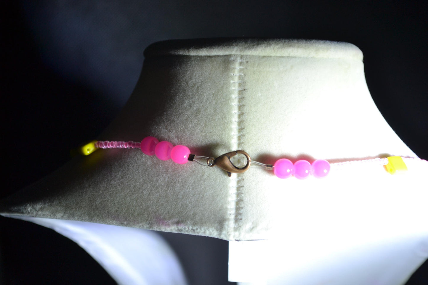 Multicolor glass bead necklace. Pink and Yellow