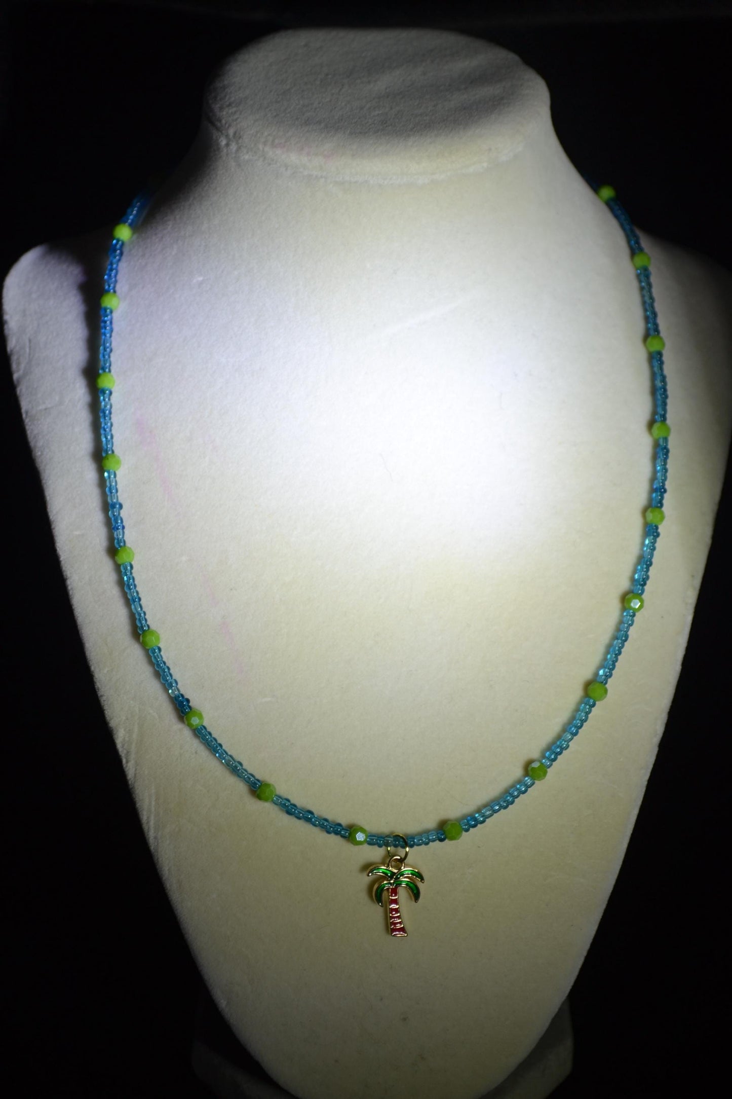 Palm tree pendant glass bead necklace
