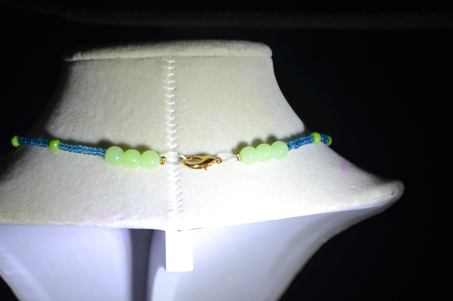 Palm tree pendant glass bead necklace