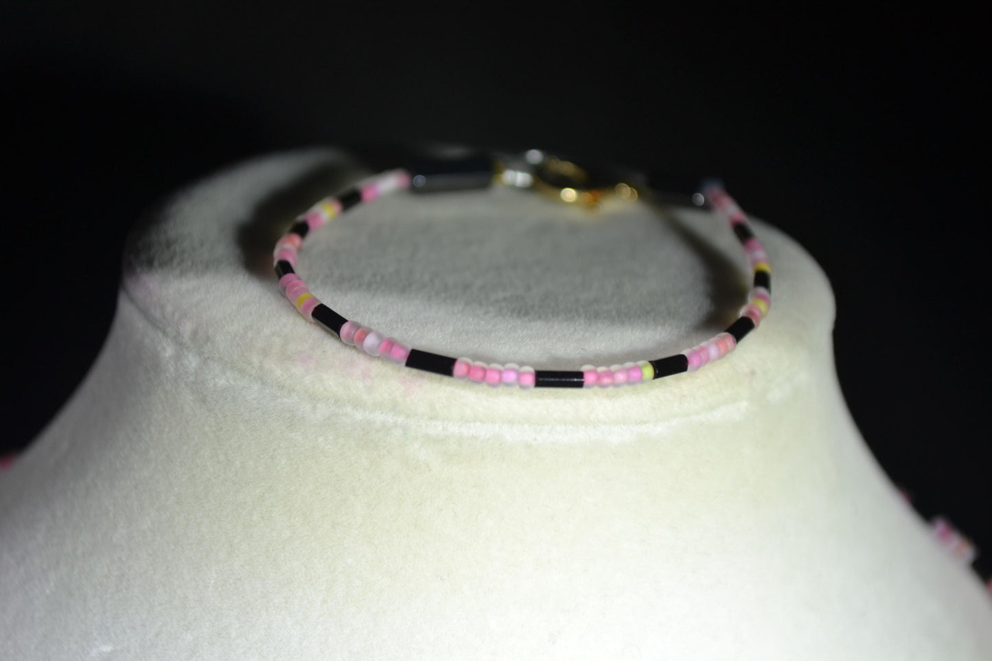 Pink and black beaded necklace & bracelet set