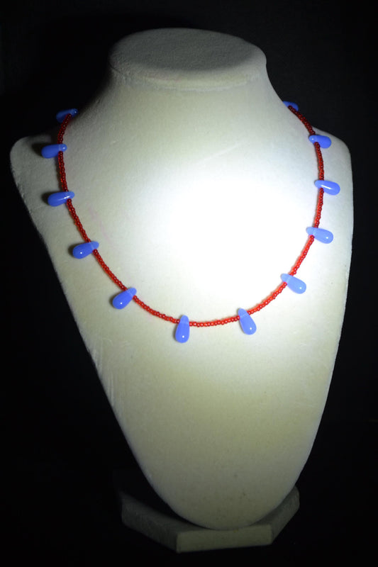 Multicolor glass bead necklace. Red and blue