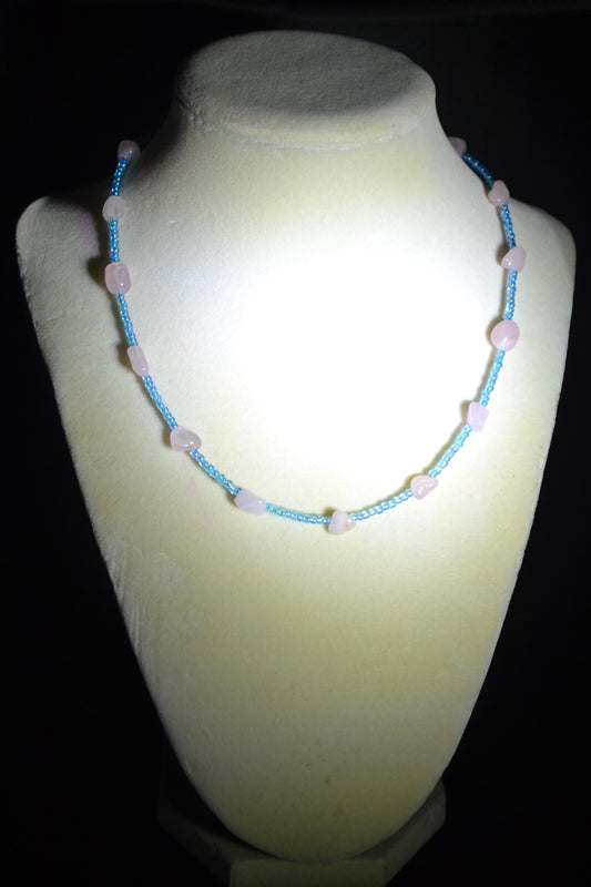 Multicolor glass bead necklace. Rose quartz and blue