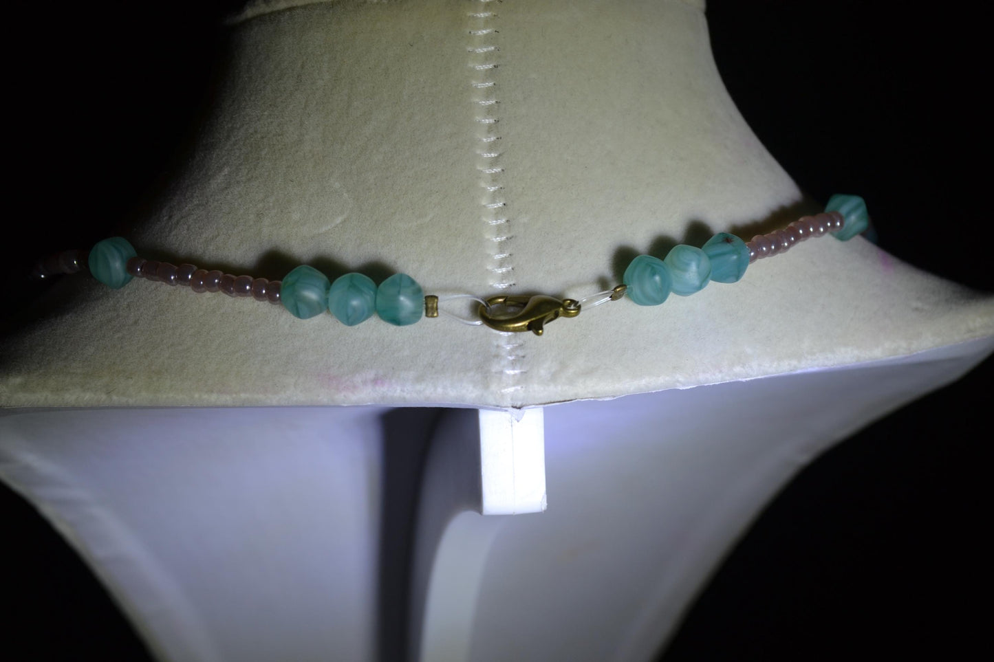 Multicolor glass bead necklace. Rose and blue