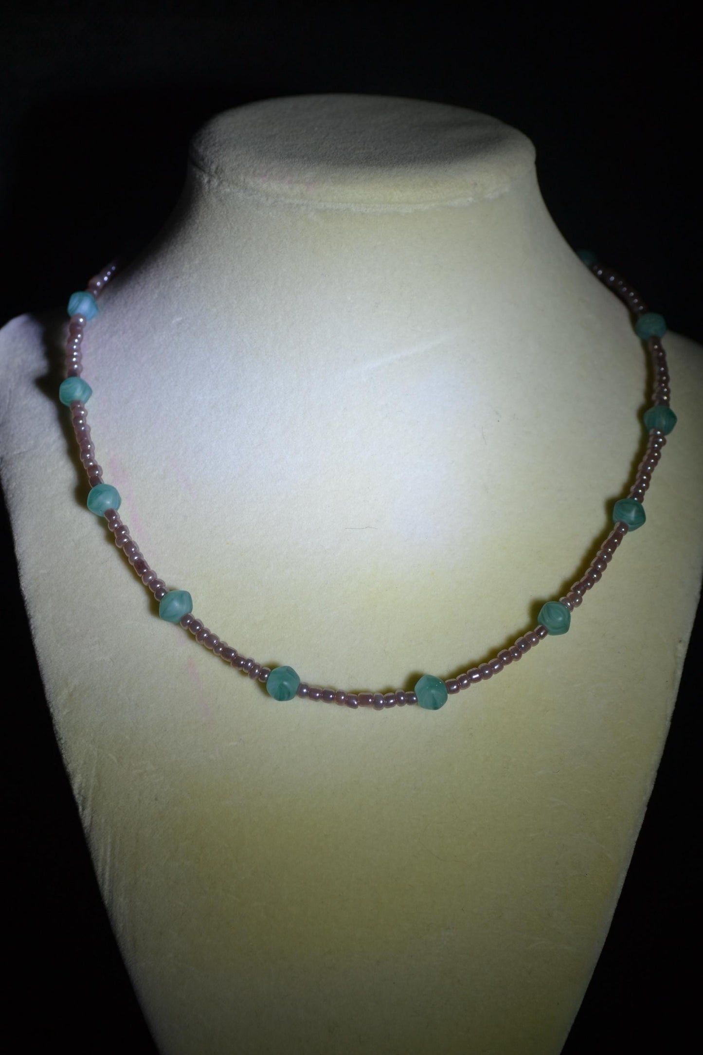 Multicolor glass bead necklace. Rose and blue