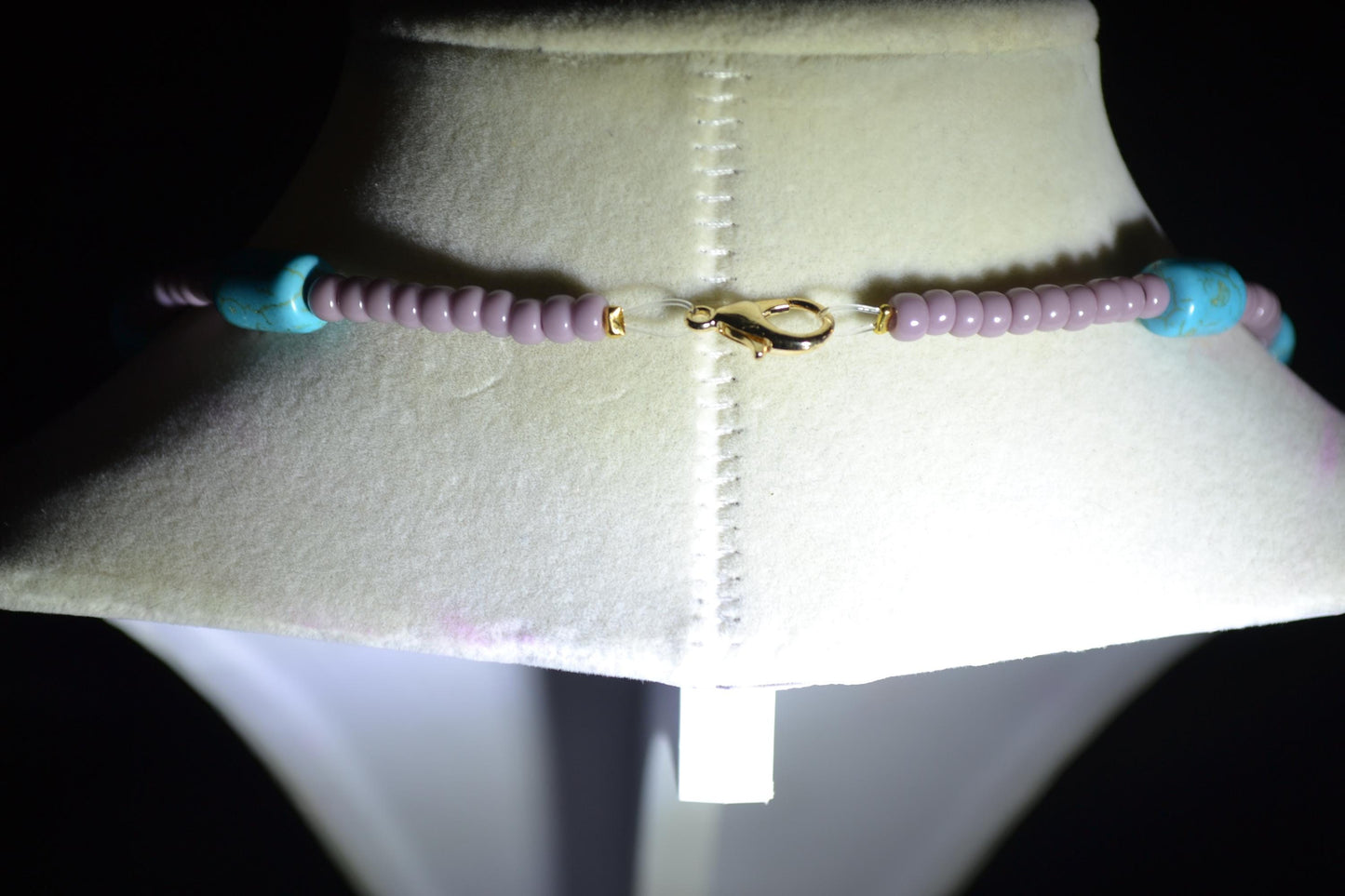 Multicolor glass bead necklace. Turquoise and mauve