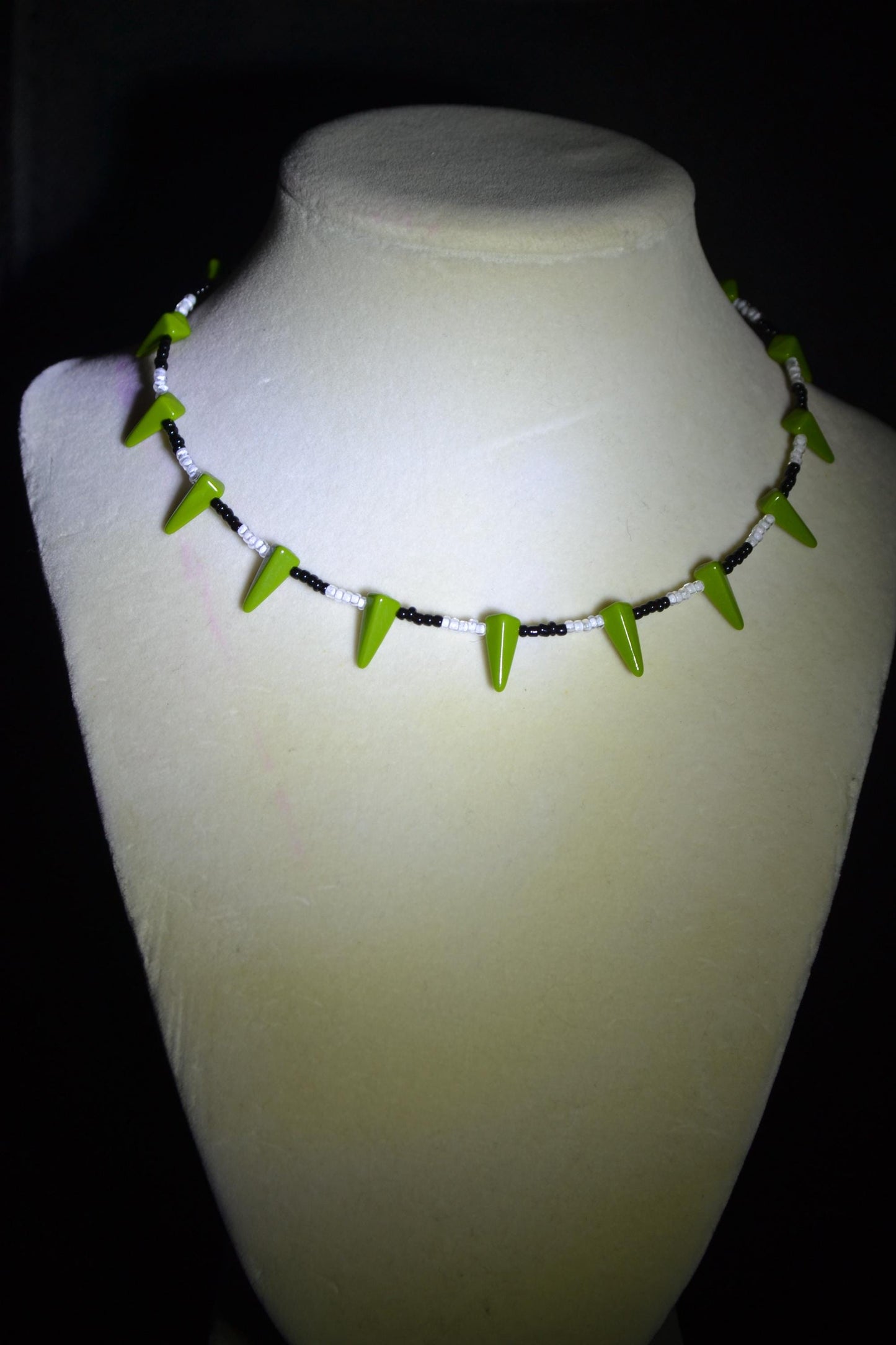 Multicolor glass bead choker. Black, white, and avocado