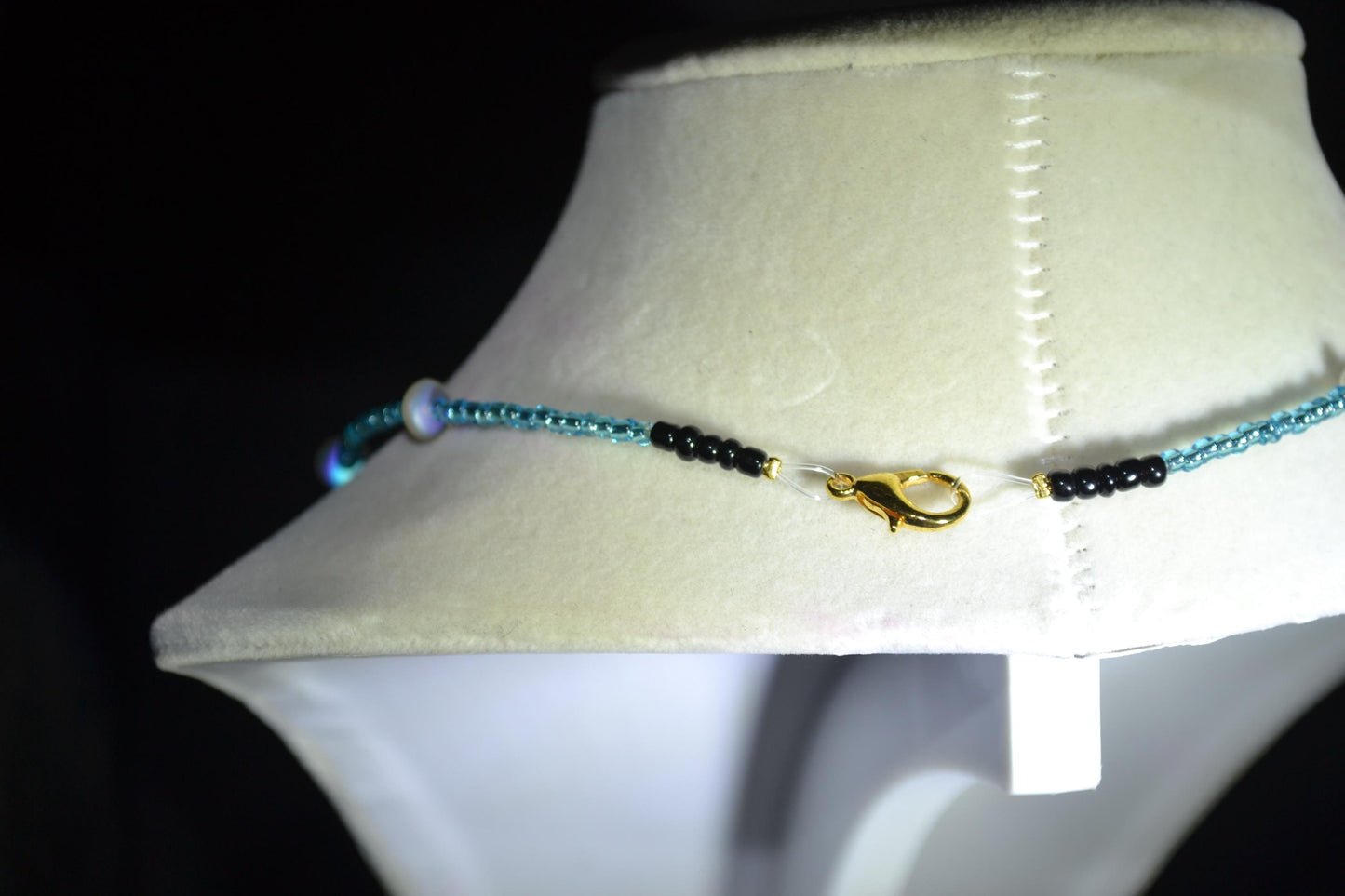 Multicolor glass bead necklace. Blue and moonstone