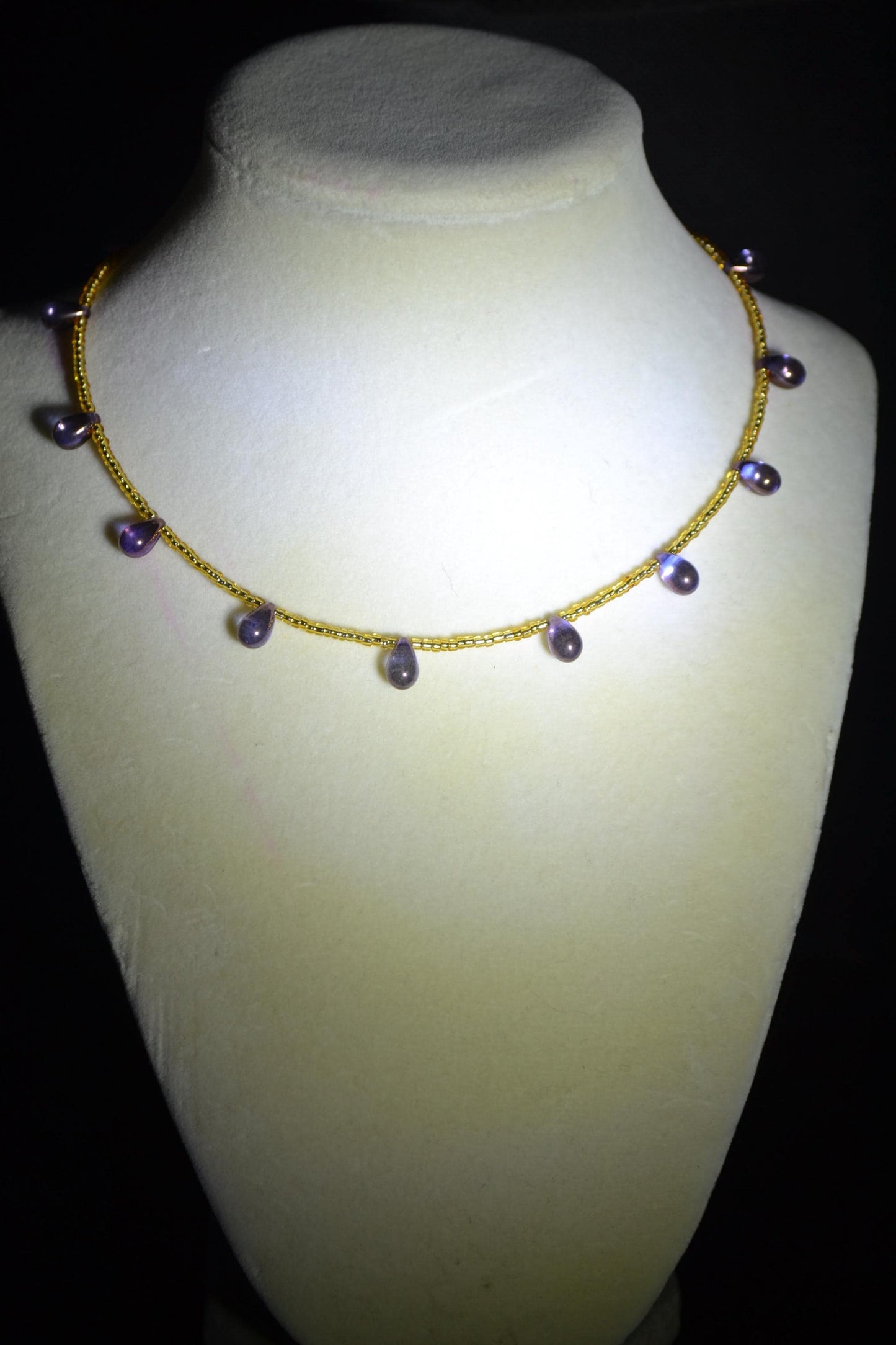 Multicolor glass bead choker. Amethyst and gold