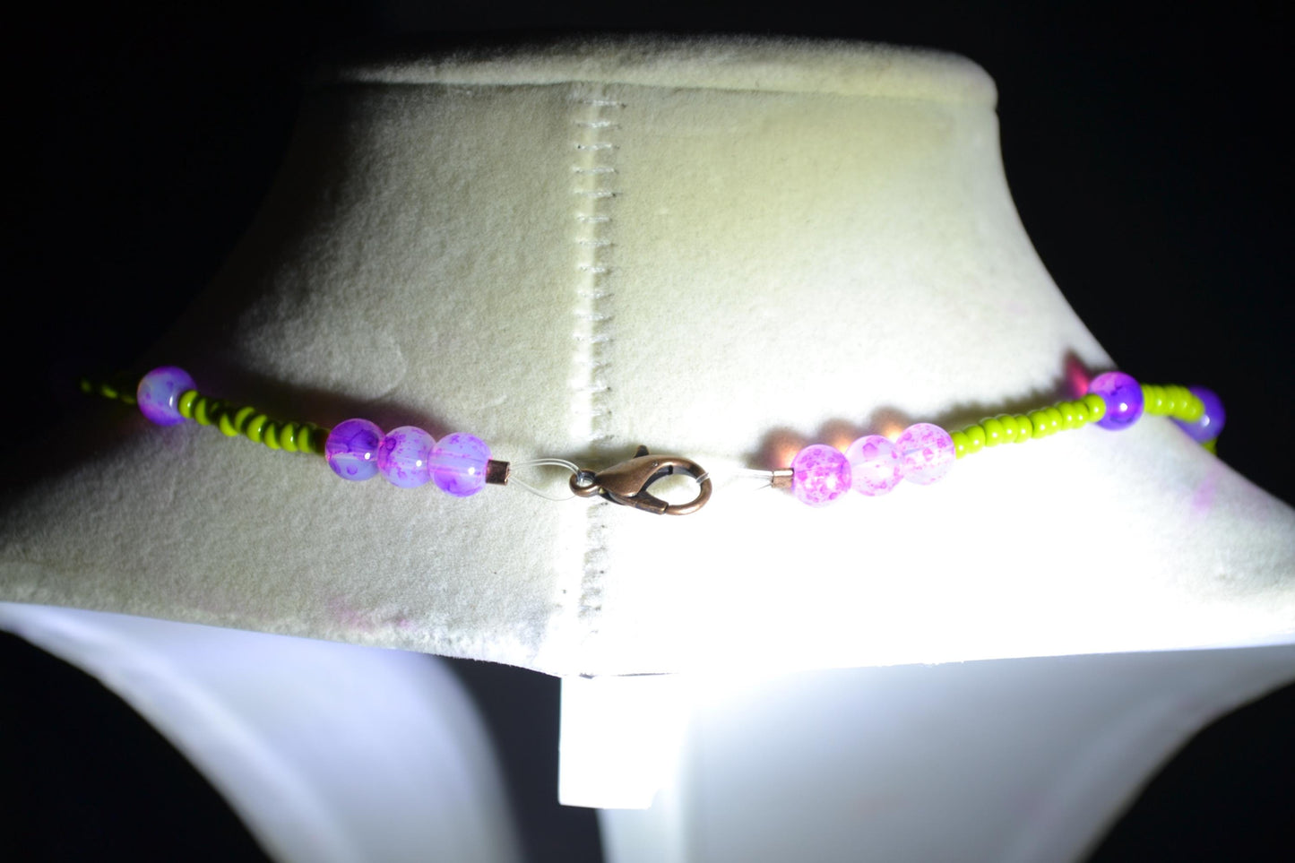 Multicolor glass bead necklace. Pink and avocado
