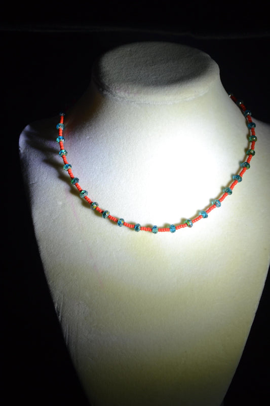 Multicolor glass bead choker. Red and blue