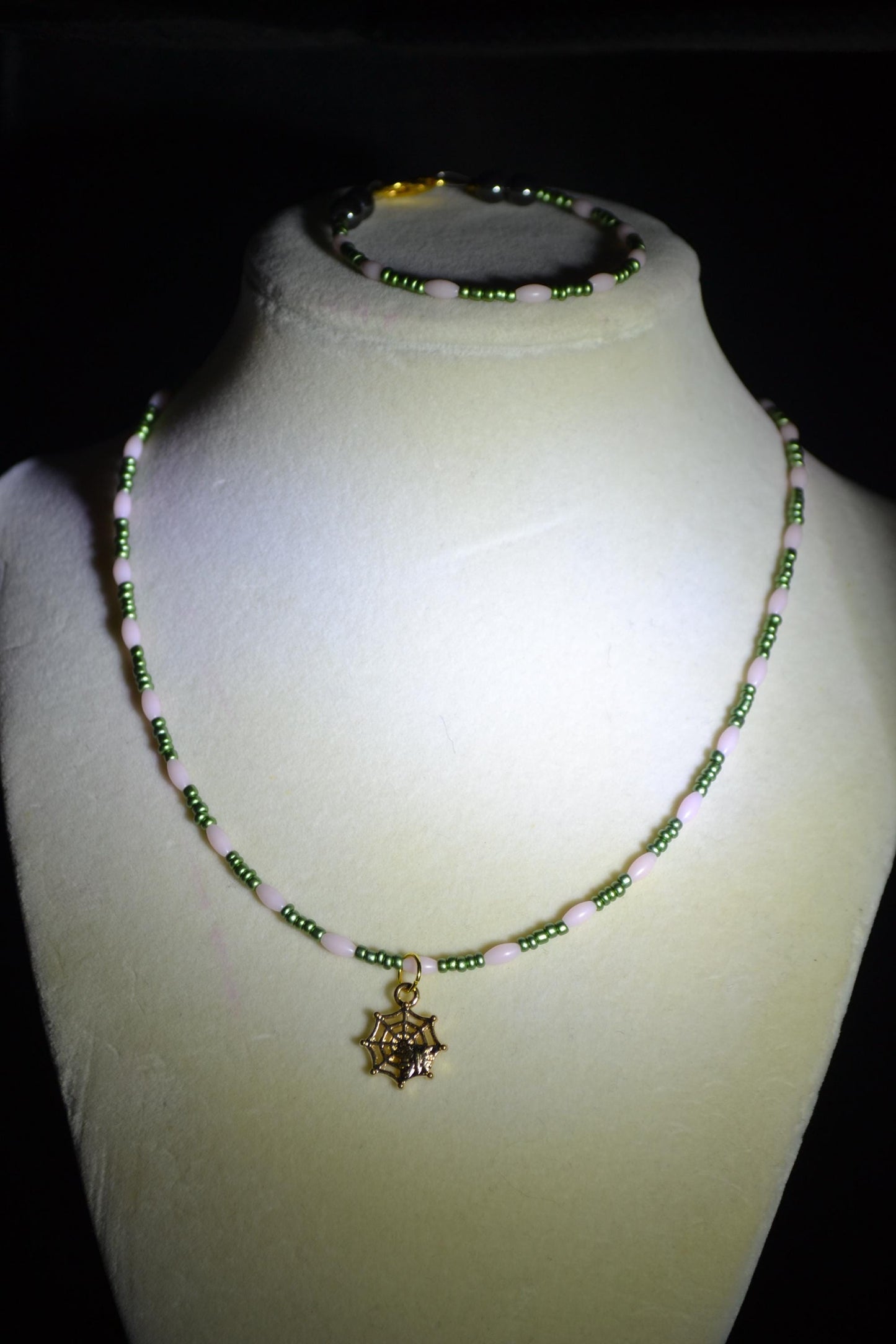 Spiderweb beaded necklace & bracelet set