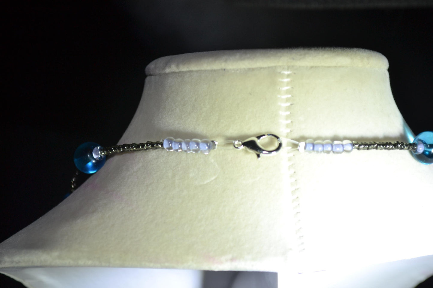Multicolor glass bead necklace. Blues and black