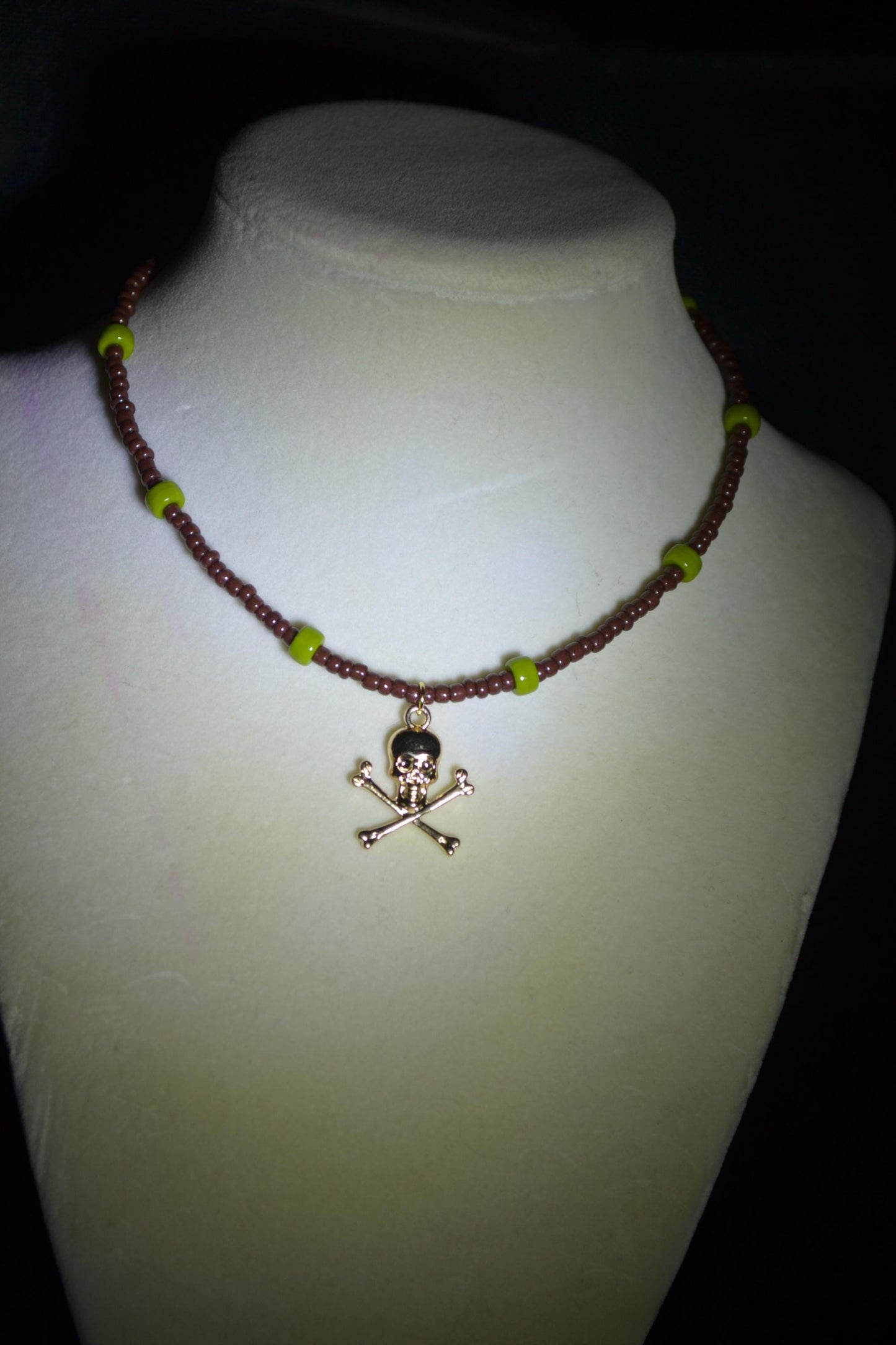 Skull and bones pendant glass bead choker. Brown and olive
