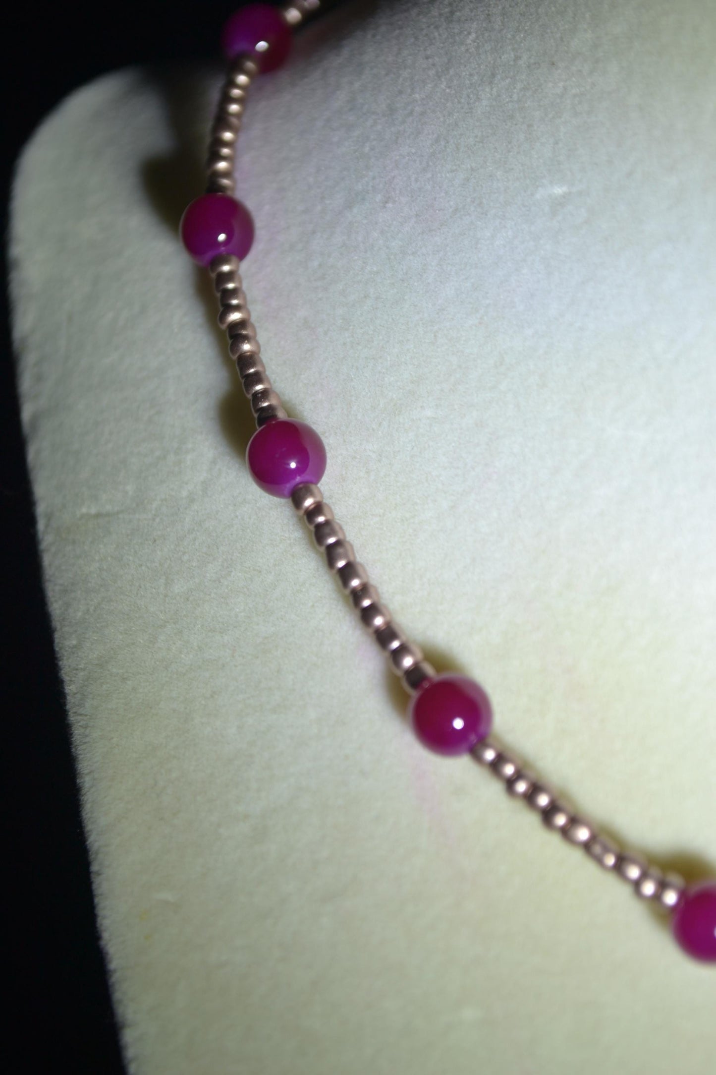 Multicolor glass bead necklace. Copper and cherry