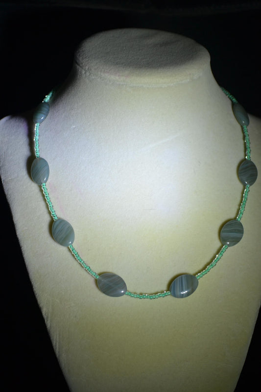 Multicolor glass bead necklace. Marbled grey and blue