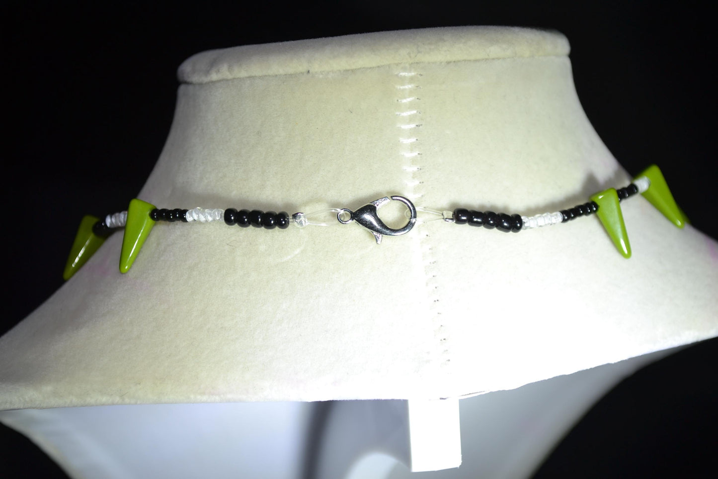 Multicolor glass bead choker. Black, white, and avocado