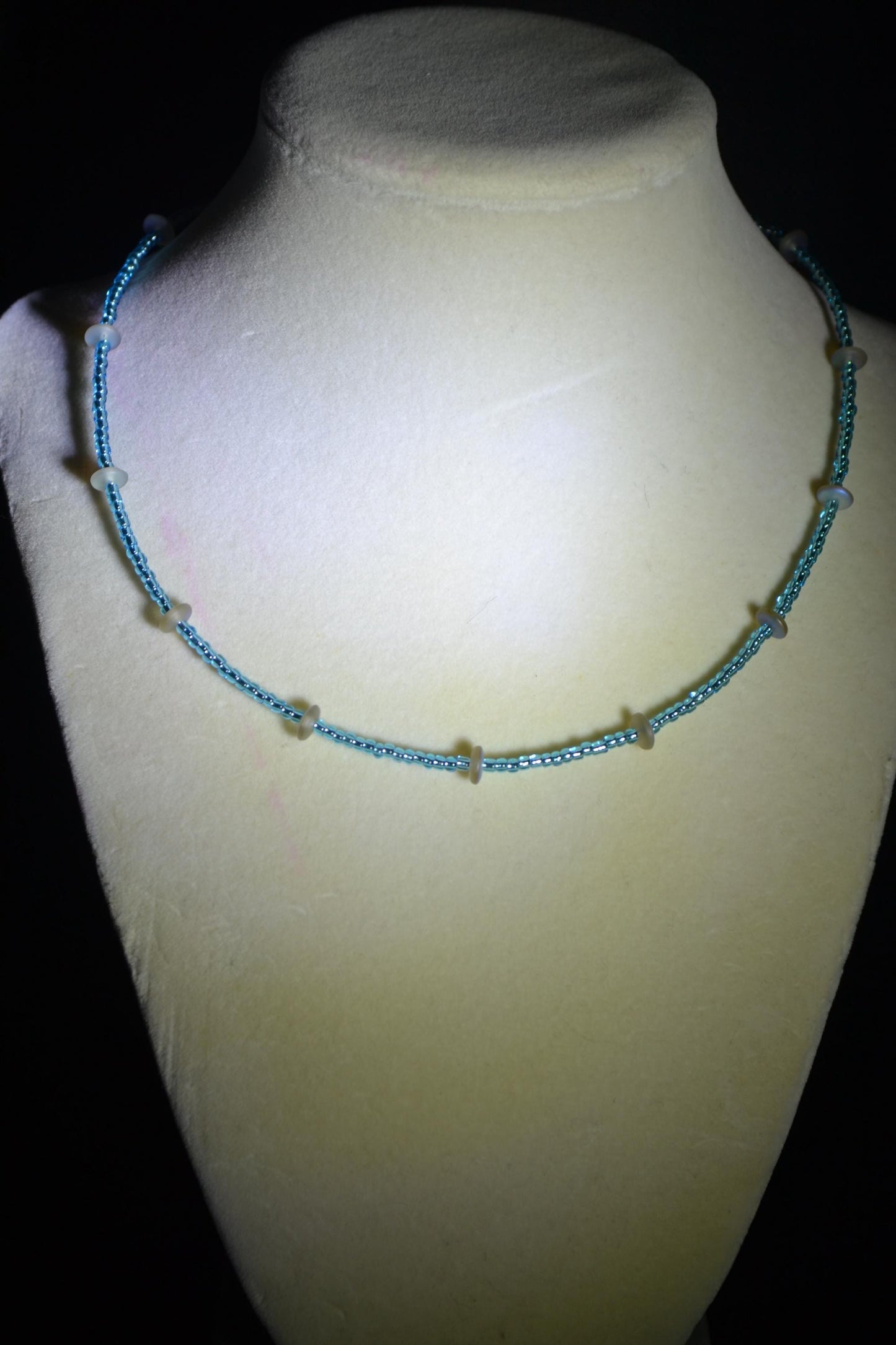 Multicolor glass bead necklace. Blue and moonstone
