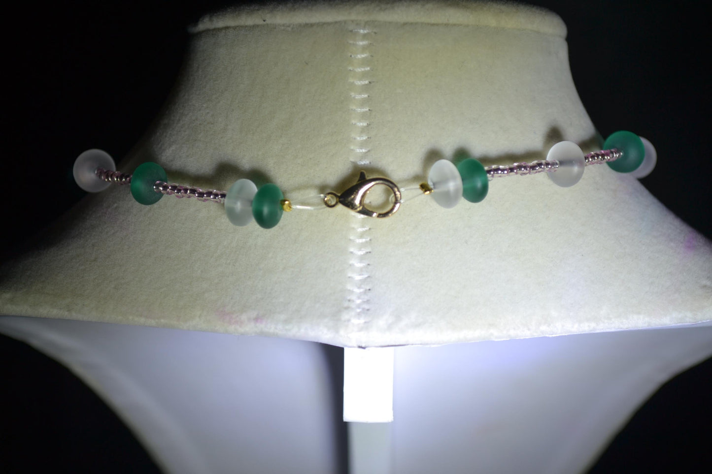 Multicolor glass bead choker. Teal and rose