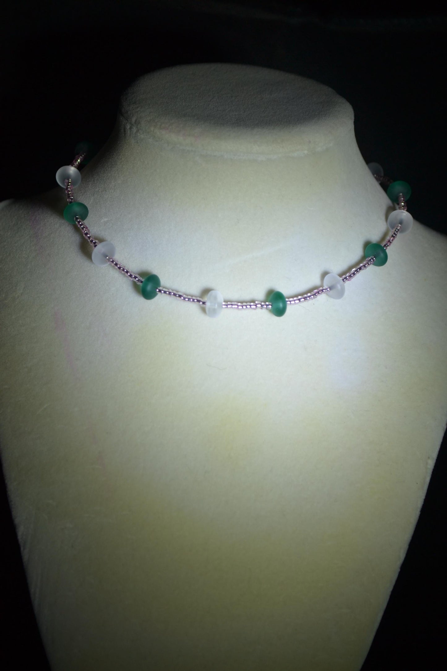 Multicolor glass bead choker. Teal and rose