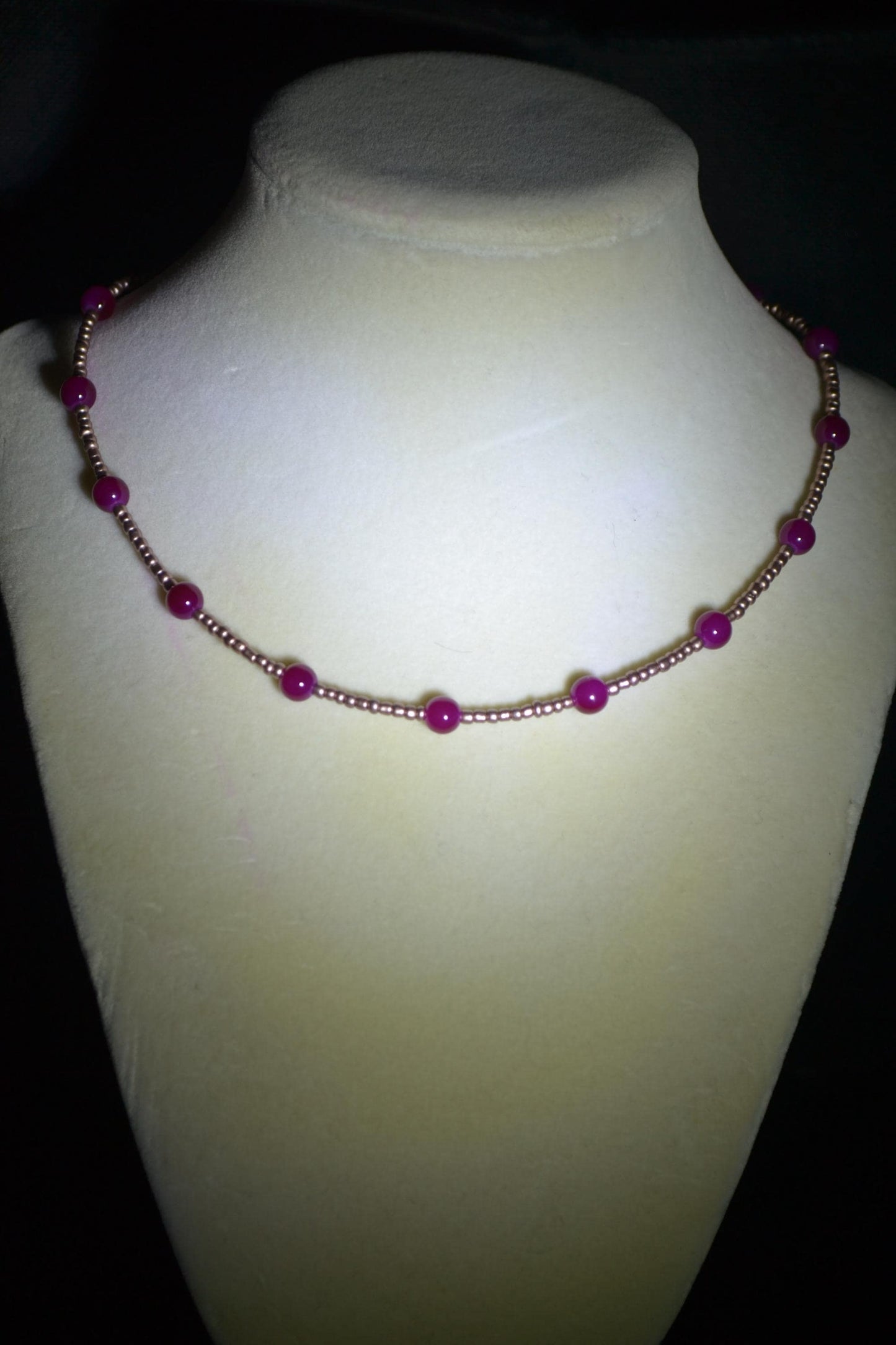 Multicolor glass bead necklace. Copper and cherry