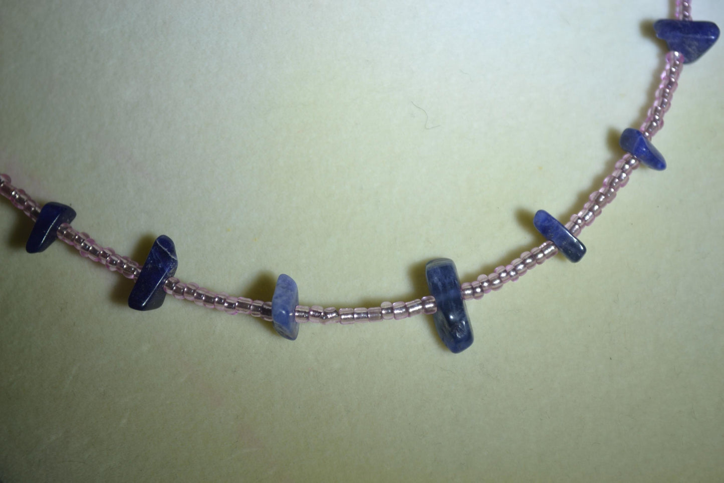Multicolor glass bead necklace. Blue agate and pink