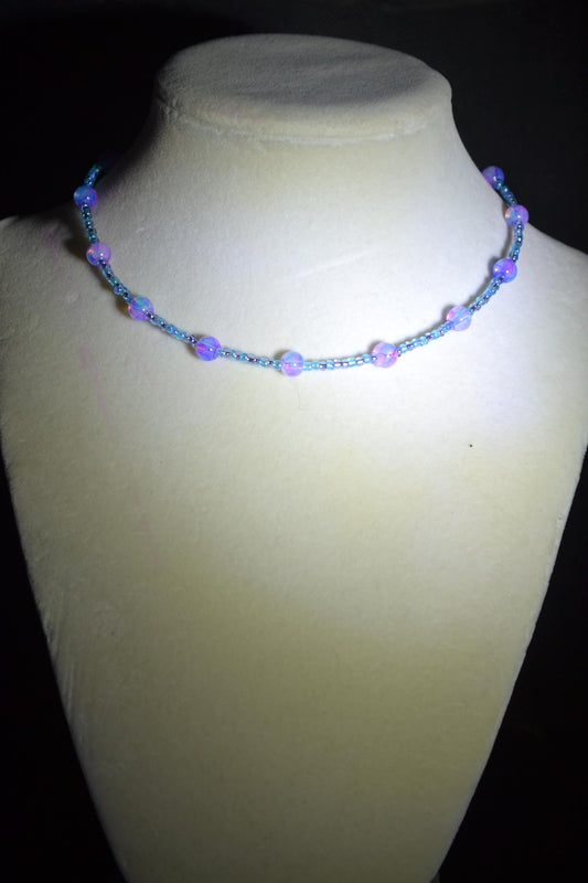 Multicolor glass bead choker. Blue and purple