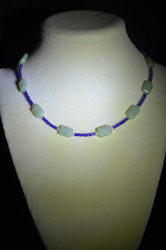 Multicolor glass bead choker. Blue and jade