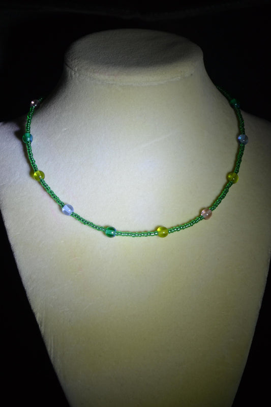 Multicolor glass bead choker. Forest theme