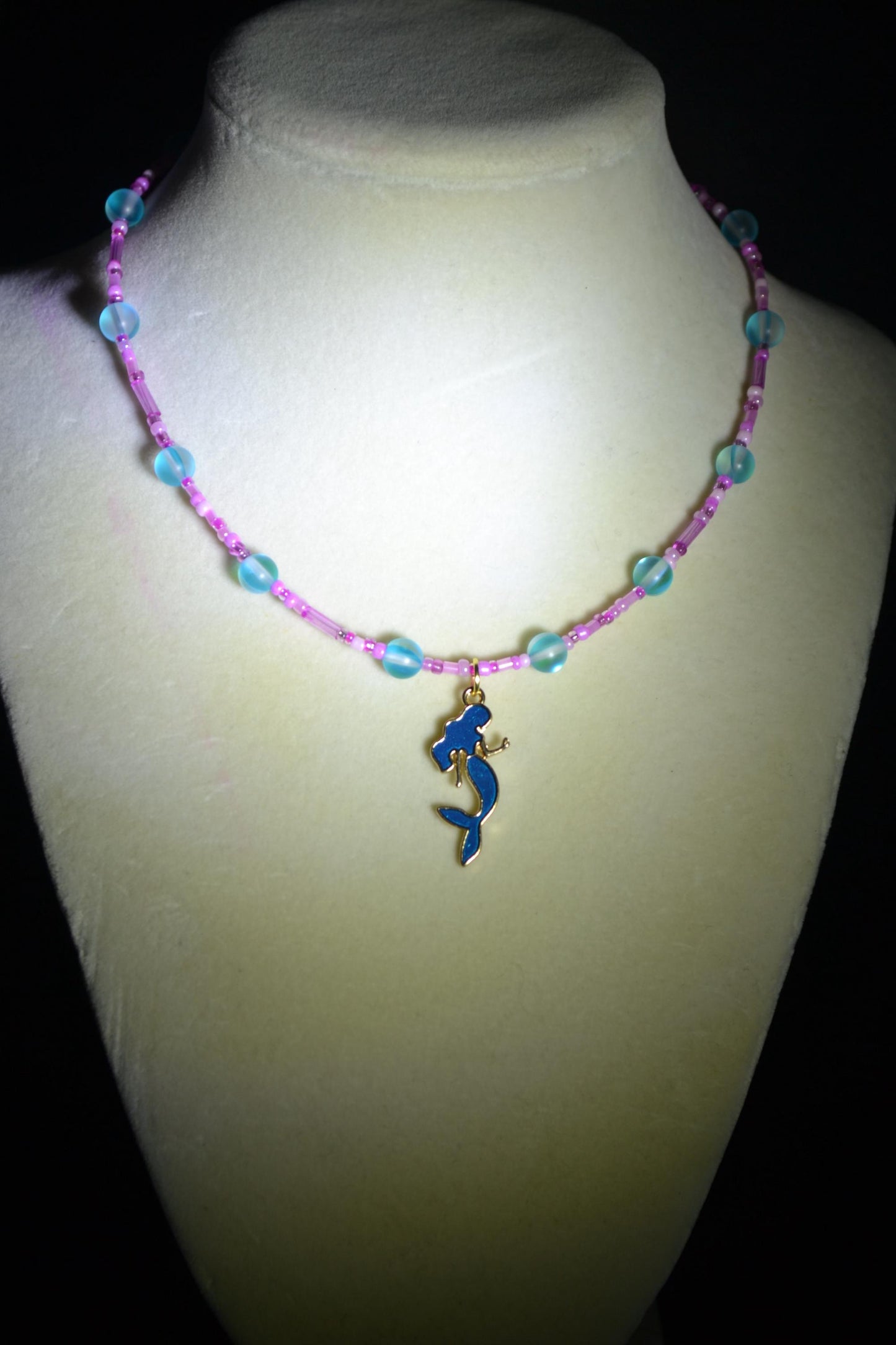 Blue mermaid pendant glass bead choker. Blue and pink