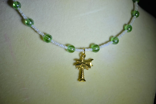 Palm tree pendant glass bead choker. White and green