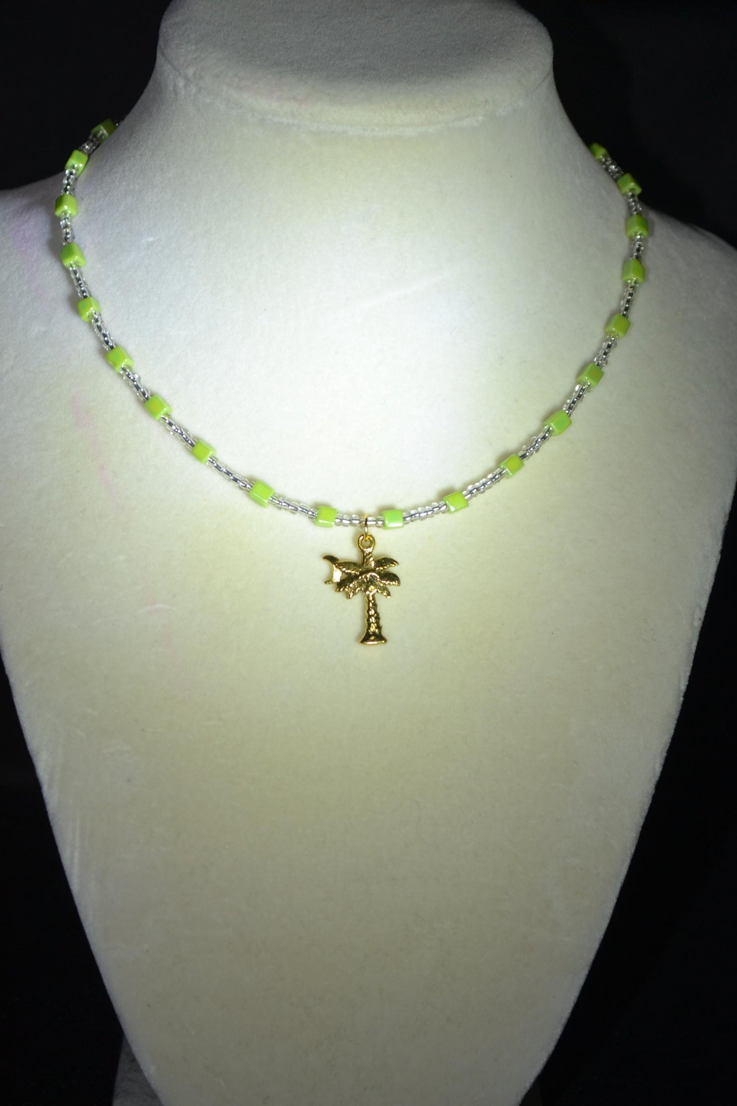 Palm tree pendant glass bead choker. Silver and green