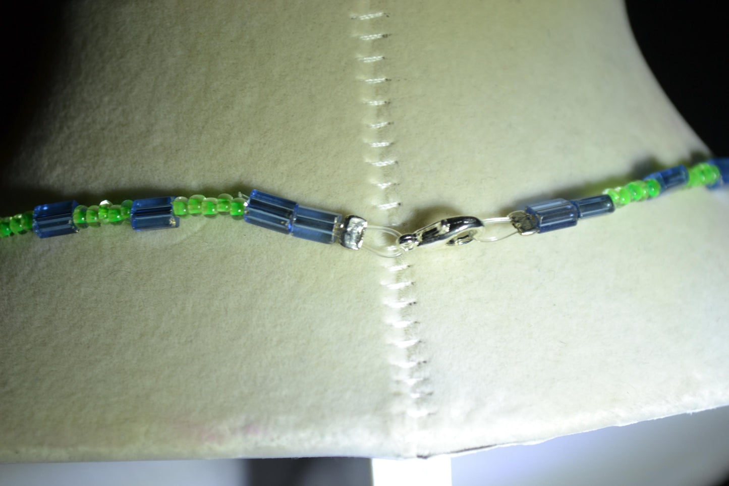 Alligator gecko pendant glass bead necklace. Blue and green