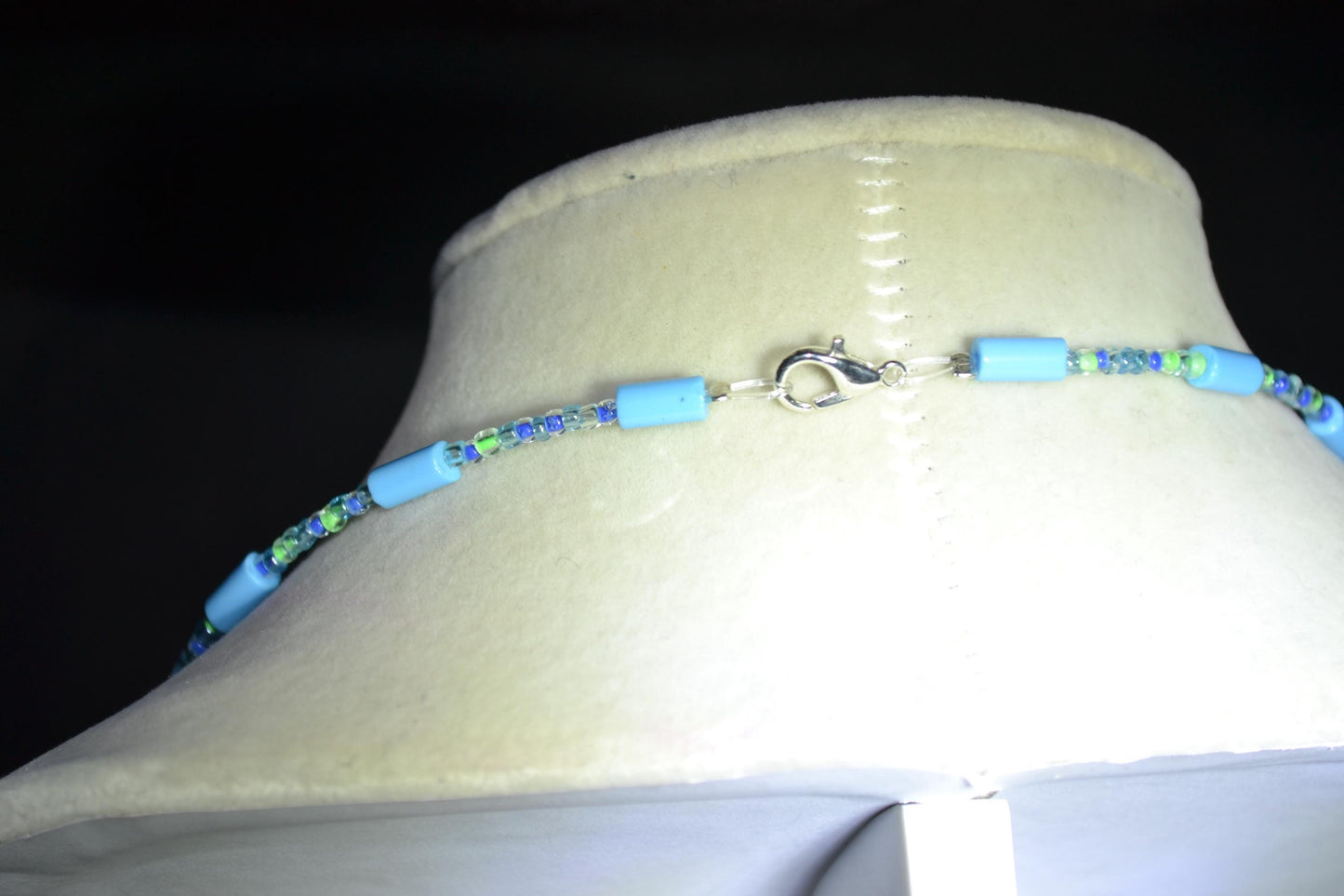 Alligator gecko pendant glass bead necklace. Blues and greens